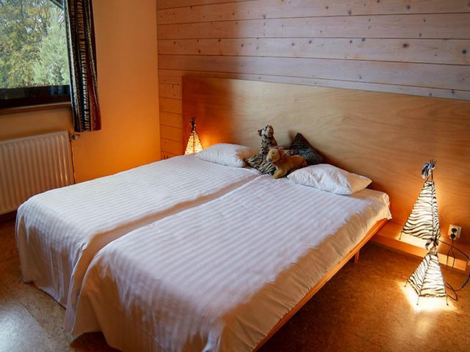 Bedroom 2, Large Home with Sauna, Ovifat, Liège
