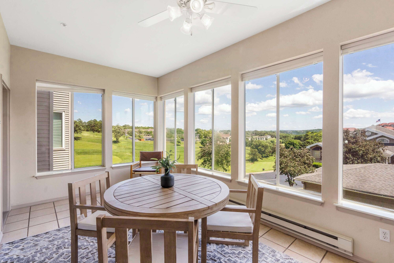 Others 4, Glorious Relaxation - Golf Course Views, Taney