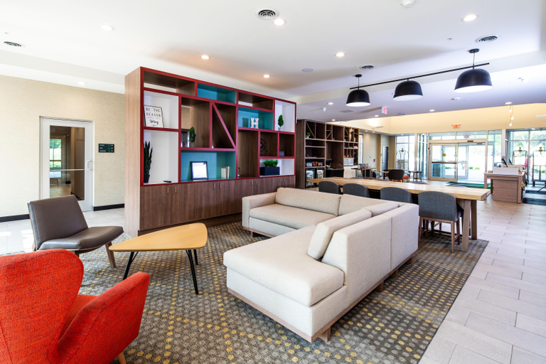Public Area 4, Holiday Inn & Suites DETROIT - TROY, Oakland