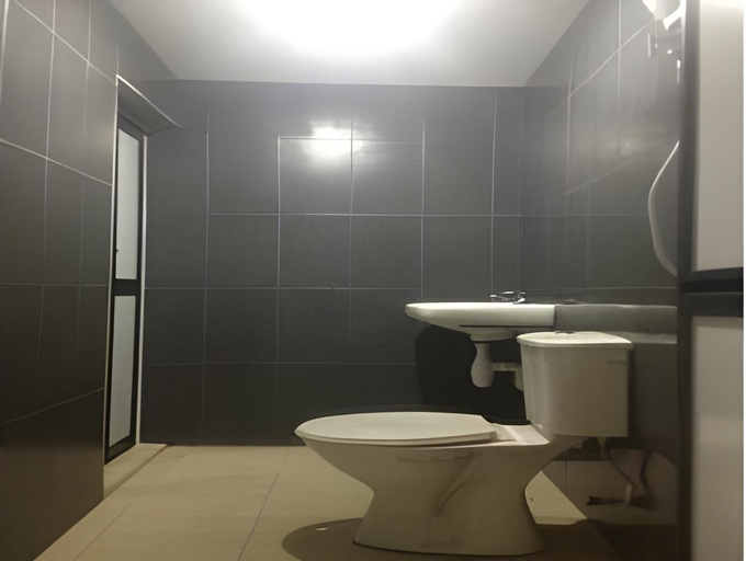 Bathroom, Three Rooms Golden Shower 24 hours check in, Malacca City