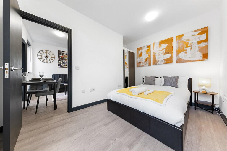 Bedroom 2, Mini Royale' - 1BDR - Parking, London