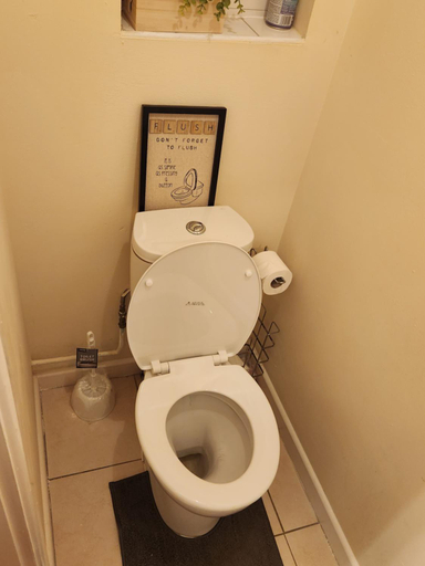 Bathroom, Captivating 3-Bed House in Kent, London