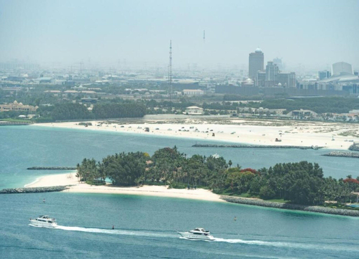 View from property 2, Luxe 2BR by Dubai Mall Gym/pool by Belvilla, Dubai
