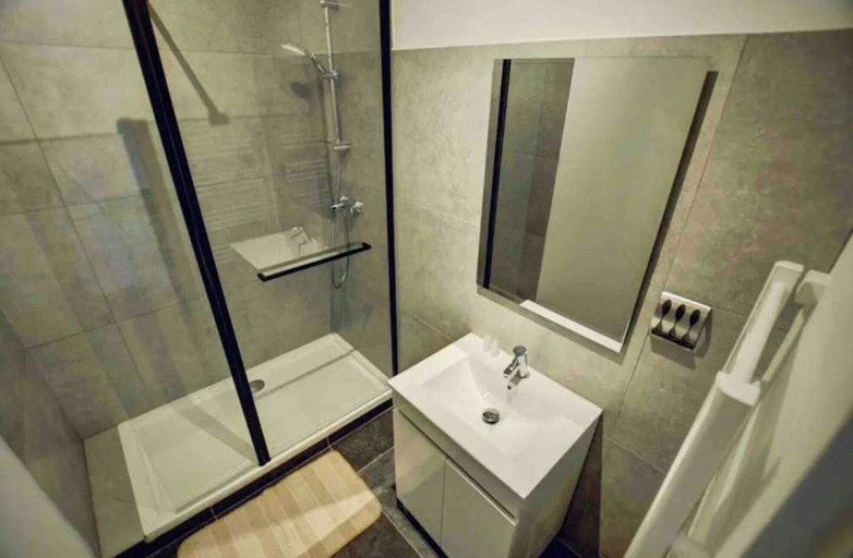 Bathroom 2, Charming Flat - 1bdr/2p - Montargis Centre, Loiret
