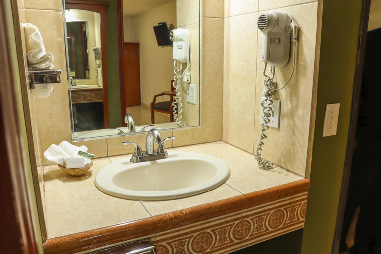 Bathroom 4, Baja Inn Hoteles La Mesa, Tijuana