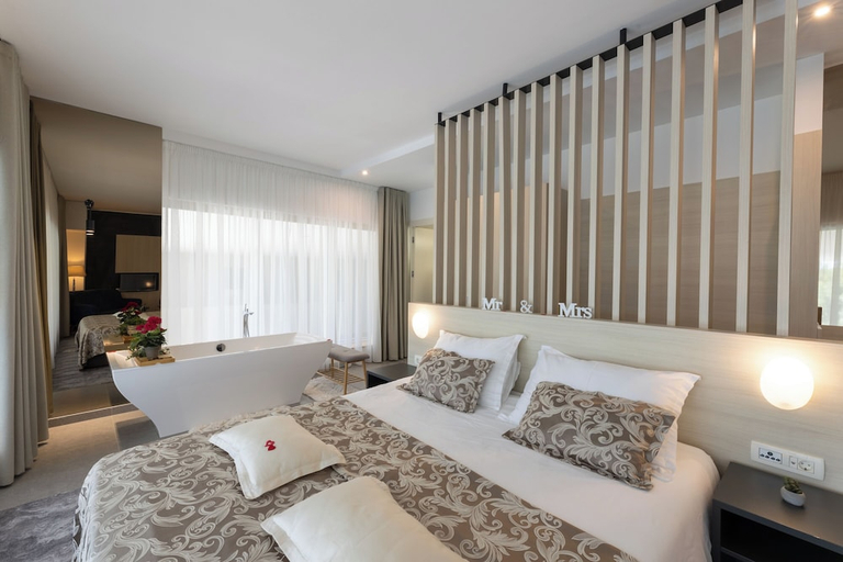 Bedroom 3, HOTEL SALONA PALACE, Blaca