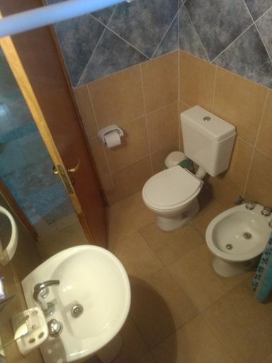 Bathroom 2, Hotel Las Moras, Capital