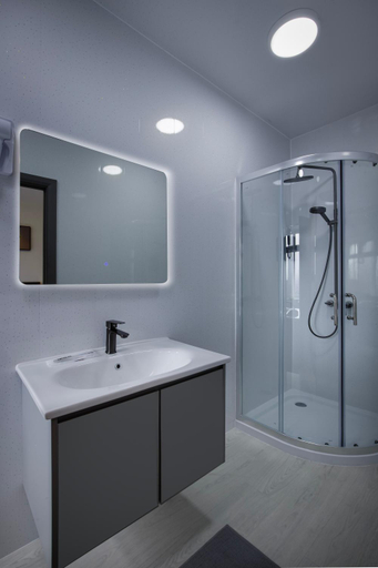 Bathroom 4, Empire Inn, Blackpool