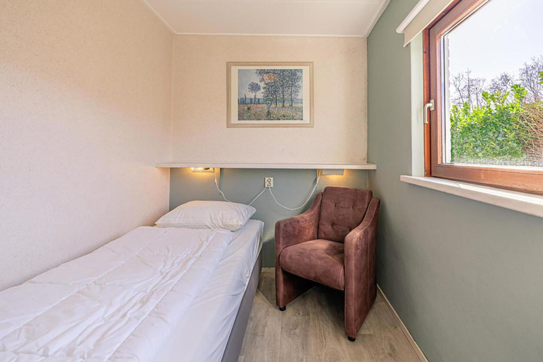 Room 4, Cozy Holiday Home With hot tub on Texel, Texel