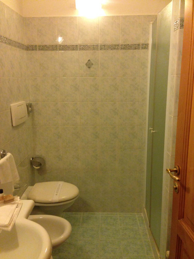 Bathroom 4, Hotel Filippeschi, Terni
