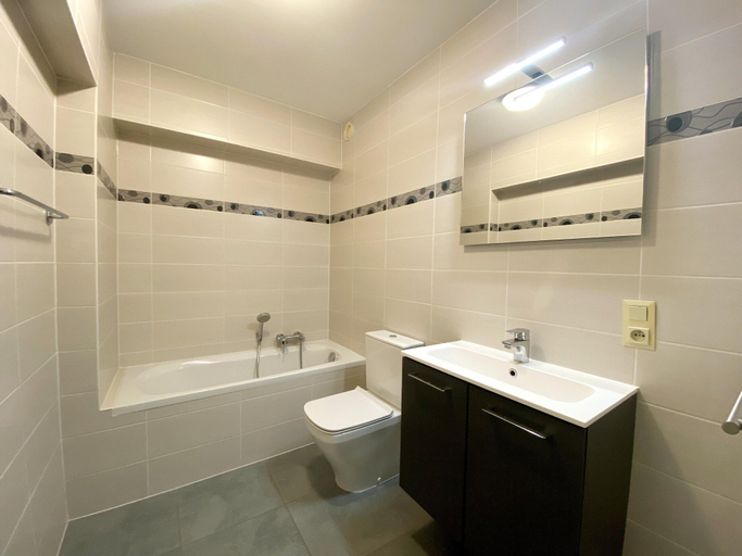 Bathroom 3, Apartment in Nieuwpoort With Stunning Sea Views, West-Vlaanderen