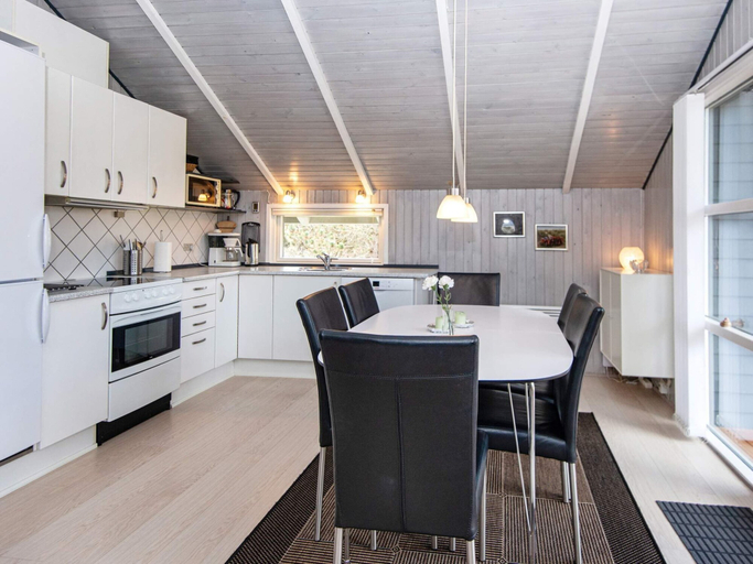 Others 5, Secluded Retreat in Nature, Varde
