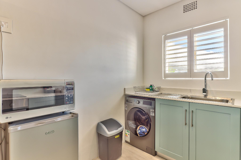 Others 5, Studio On the Beach in Camps Bay, City of Cape Town