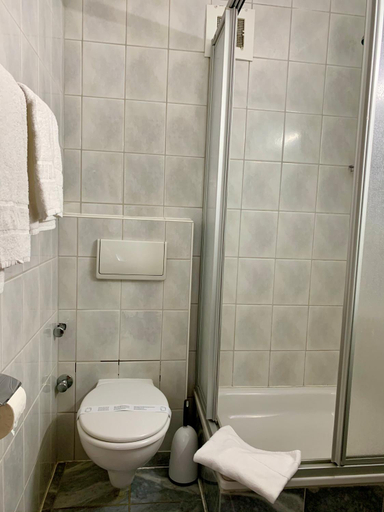 Bathroom 4, DUA Hotel, Region Hannover