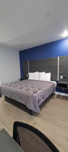 Bedroom, Platinum Inn 99 and Morton Ranch, Houston