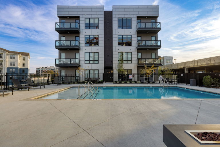 Sport & Beauty 4, The Odyssey Apartments by AvantStay, Davidson