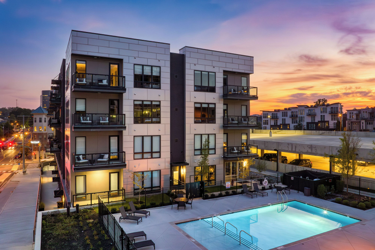 Exterior & Views