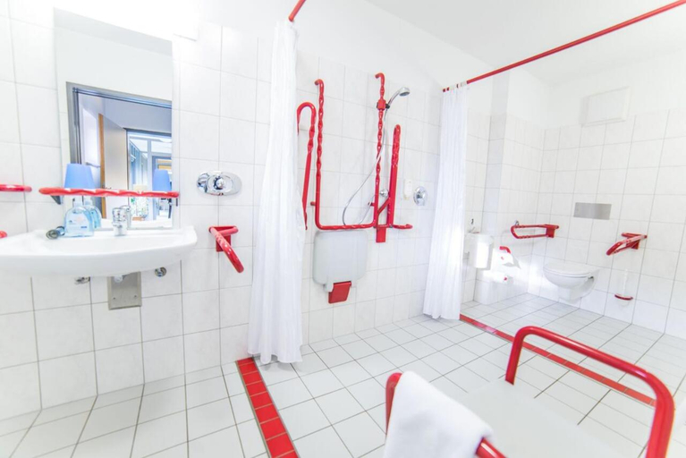 Bathroom 4, Sachsische Bildungs- und Begegnungsstatte Windmuhle Seifhennersdorf, Görlitz