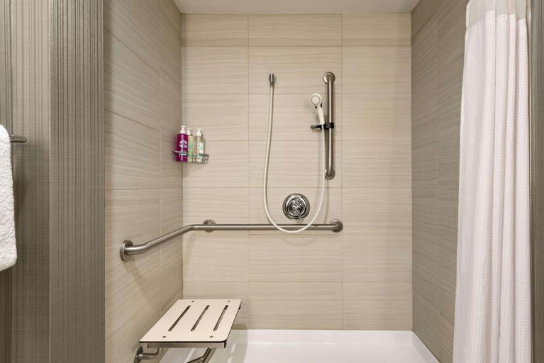 Bathroom 4, Coast Prince George Hotel by APA, Fraser-Fort George