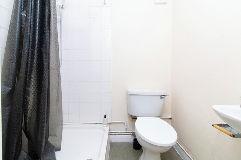 Bathroom 2, Brookvale Guest House Room 7, Southampton