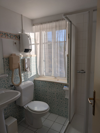 Bathroom 5, Auberge des Chasseurs, Ain