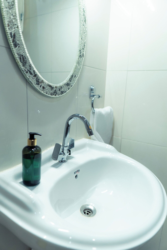 Bathroom 4, Bingo Botique, Alwar