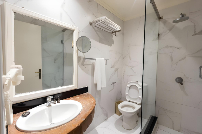 Bathroom 4, Hotel Majestic, Casablanca