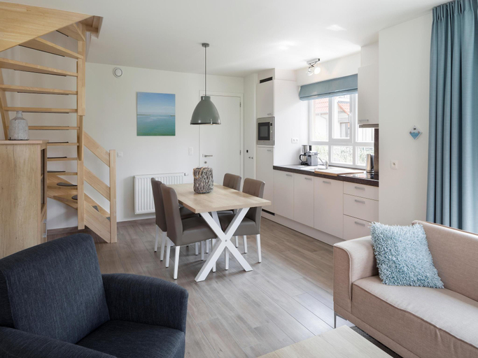 Others 3, Villa in Breeduyn Village with Garden, West-Vlaanderen