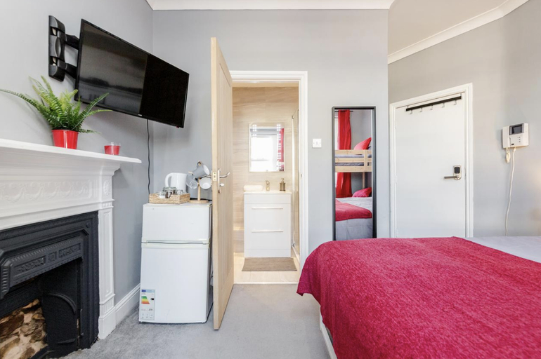3, Ryam suites, London