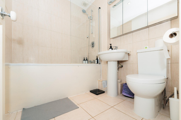 Bathroom 3, 2 Bed Portobello Rd - moments from Tube!, London