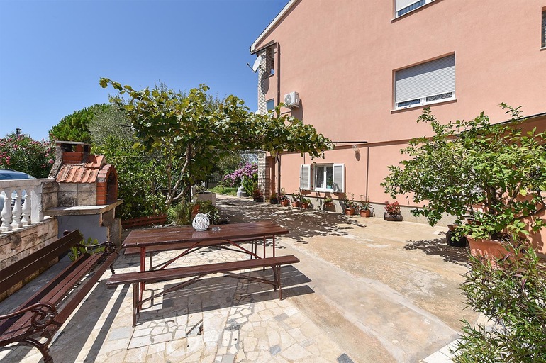 Others 2, Apartment 603, Medulin