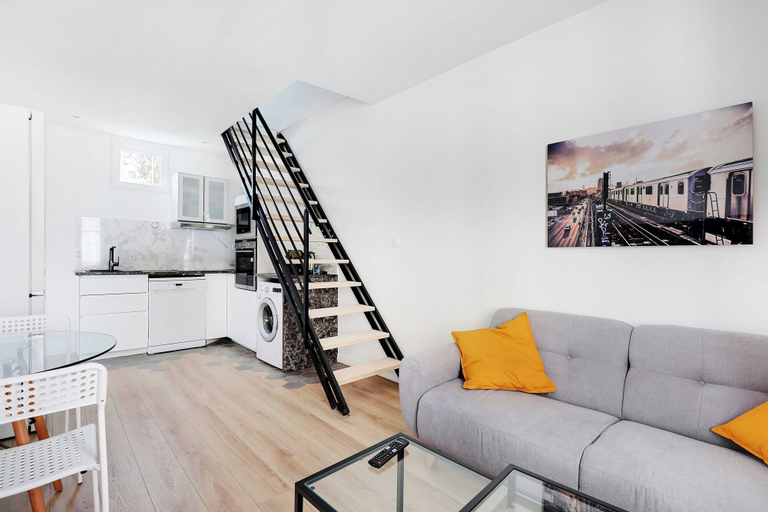 Living area 5, Cosy Duplex - 2bdr/4p - Levallois / So Ouest, Hauts-de-Seine