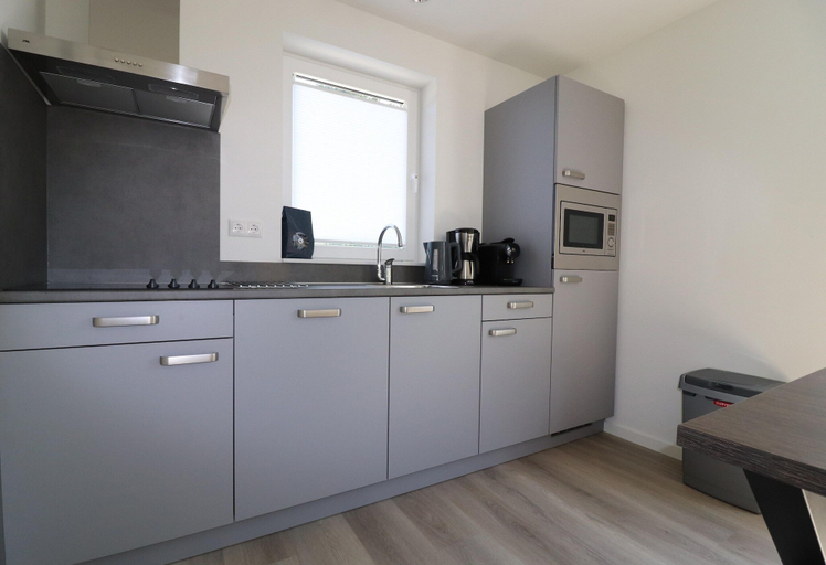 Private kitchen 4, Holiday Home by Lake Beach Simonshaven, Bernisse