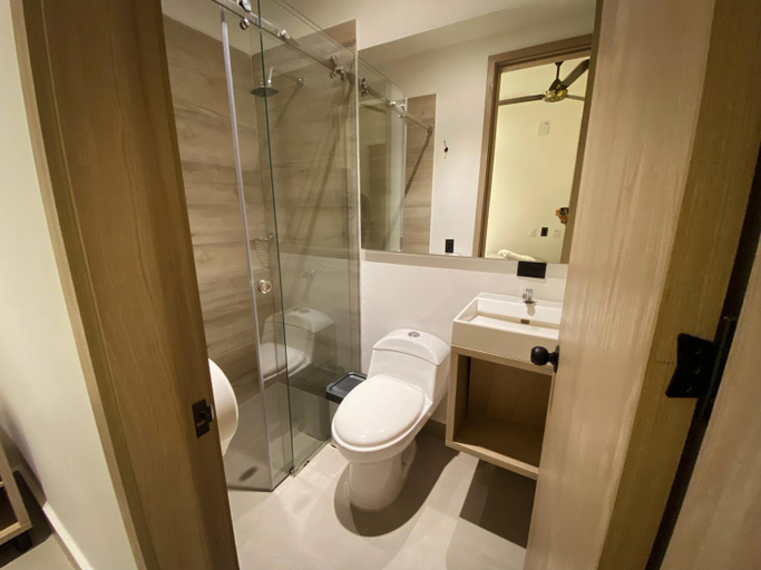 Bathroom 5, Hotel Yuma, Puerto Salgar
