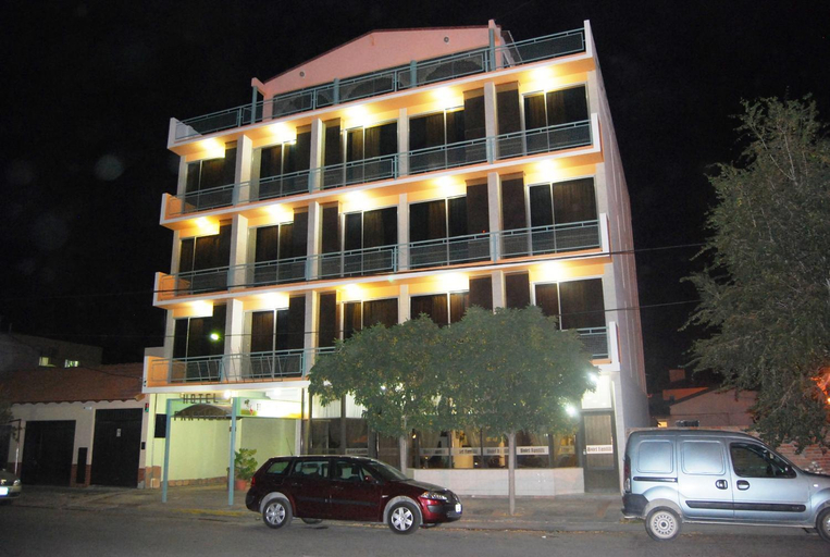 Exterior & Views