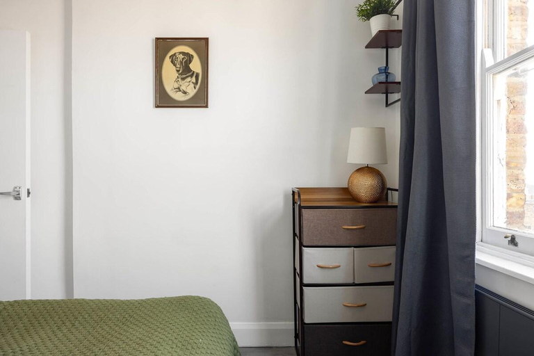 Bedroom 2, 1-bed penthouse Notting Hill, London