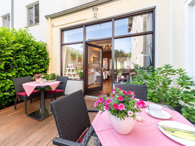 Others 5, Hotel Alte Post, Krefeld