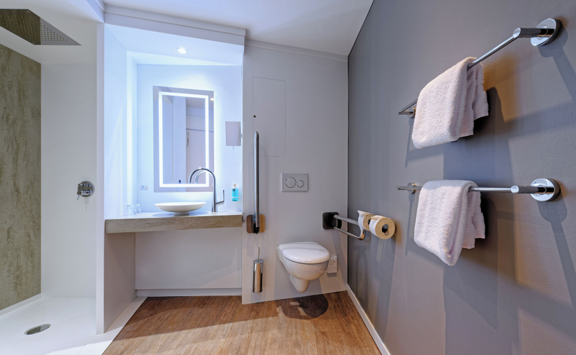 Bathroom 5, Novotel Luxembourg Kirchberg, Luxembourg