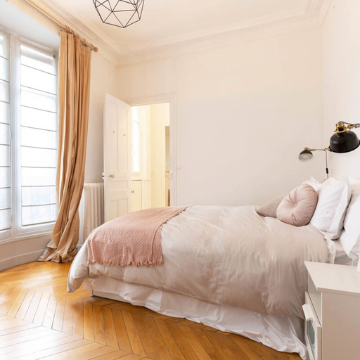 Room 3, Chic Grenelle 3 Bedroom Apartment in Paris, Paris