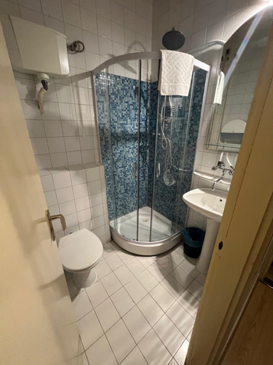 Bathroom 4, Piknik Wellness Hotel, Siófok