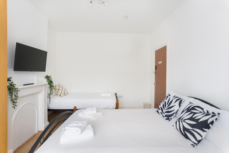 Bedroom 2, Wood Green Rooms, London