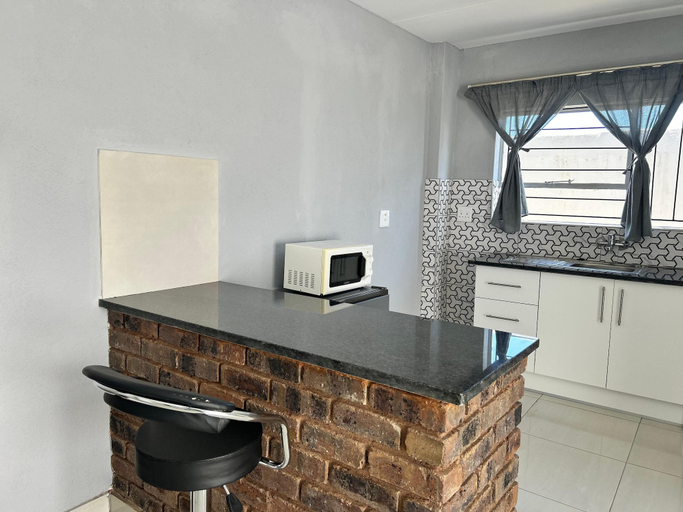 Others 5, Silalise Lodge, Sekhukhune