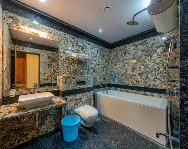 Bathroom 4, Hotel Blooming Soul, Kolhapur