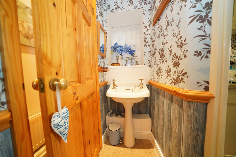 Bathroom 3, Traditional 2 Bedroom Cottage in Eyam, Hope Valley, Derbyshire
