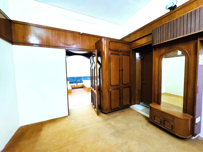 Others 3, Millionaire Homestay, Ujjain