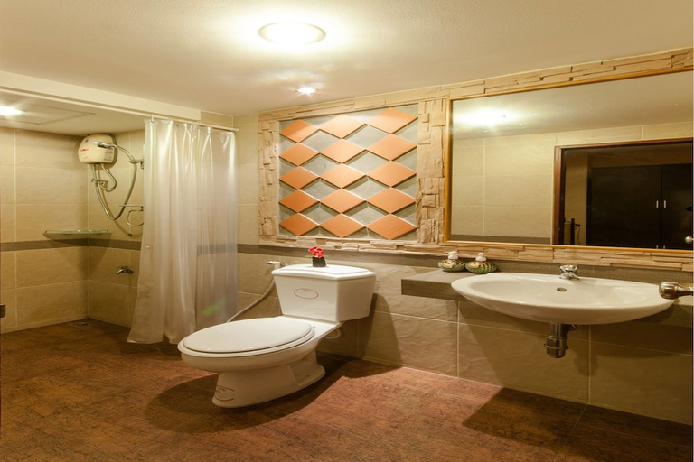 Bathroom 4, Sa-Bai-Dee Condo, Muang Chon Buri