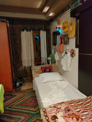 Others 5, Versace Hotel, Korçës