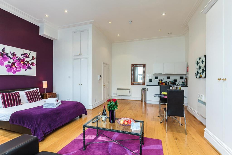 Others 5, Earl s Court - Longridge Road, London