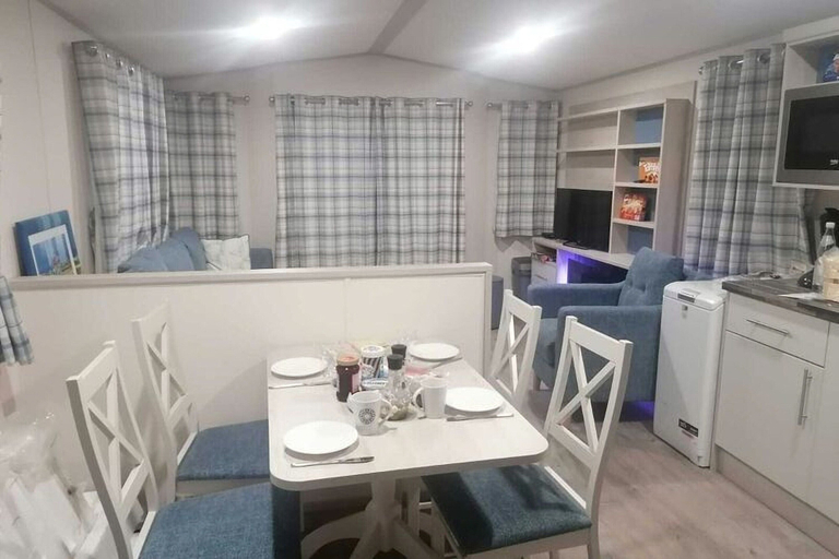 Others 4, Chalet in Renesse near Sandy Beaches, Schouwen-Duiveland