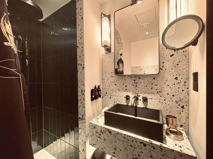 Bathroom 4, Chateau Denmark London , London